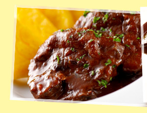 牛ほほ肉の赤ワイン煮